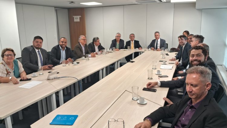 EM REUNIÃO COM O MOVIMENTO PRÓ-VIDAS DA BR-381, DIRETOR GERAL DO DNIT GARANTE QUE LICITAÇÃO DO LOTE 8B (RAVENA/BELO HORIZONTE) NÃO SOFRER ATRASOS SERÁ DIA 4 DE DEZEMBRO.