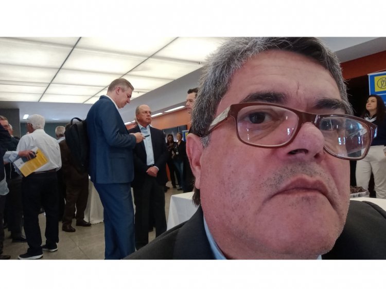 Participando do Primeiro SEMINÁRIO DE INVESTIMENTOS E OPORTUNIDADES DA INFRAESTRUTURA EM MINAS GERAIS em Belo Horizonte