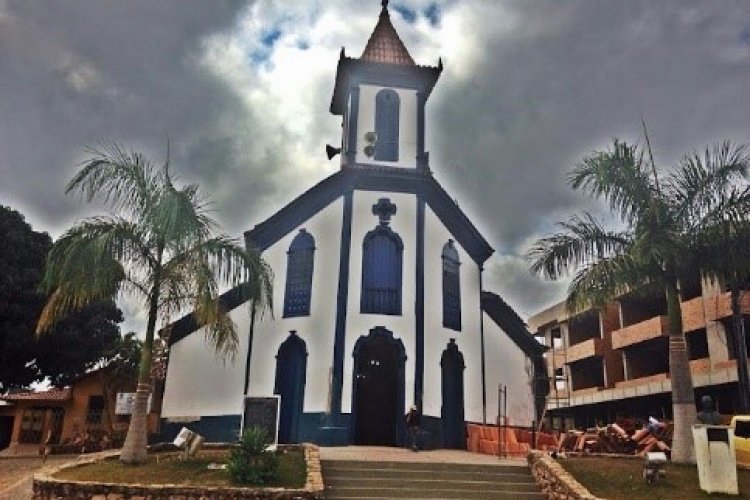 Igreja Matriz Bom Jesus do Amparo