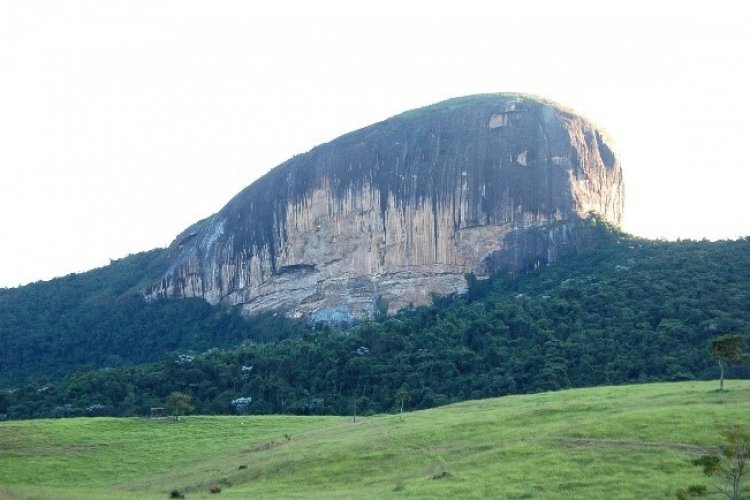 PEDRA DA BALEIA