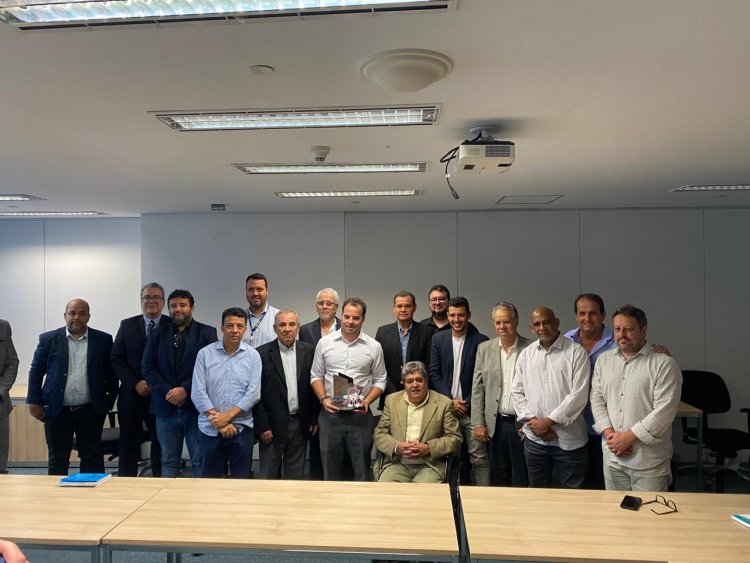 HOMENAGEM AO SECRETÁRIO PEDRO BRUNO E REIVINDICAÇÕES DE OBRAS IMPORTANTES NAS RODOVIAS ESTADUAIS QUE SERÃO ÚTEIS DURANTE A DUPLICAÇÃO DA BR 381